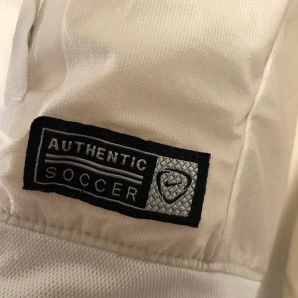 Nike rev lightweight woven soccer jacket sz.M flaw - Picture 5 of 6